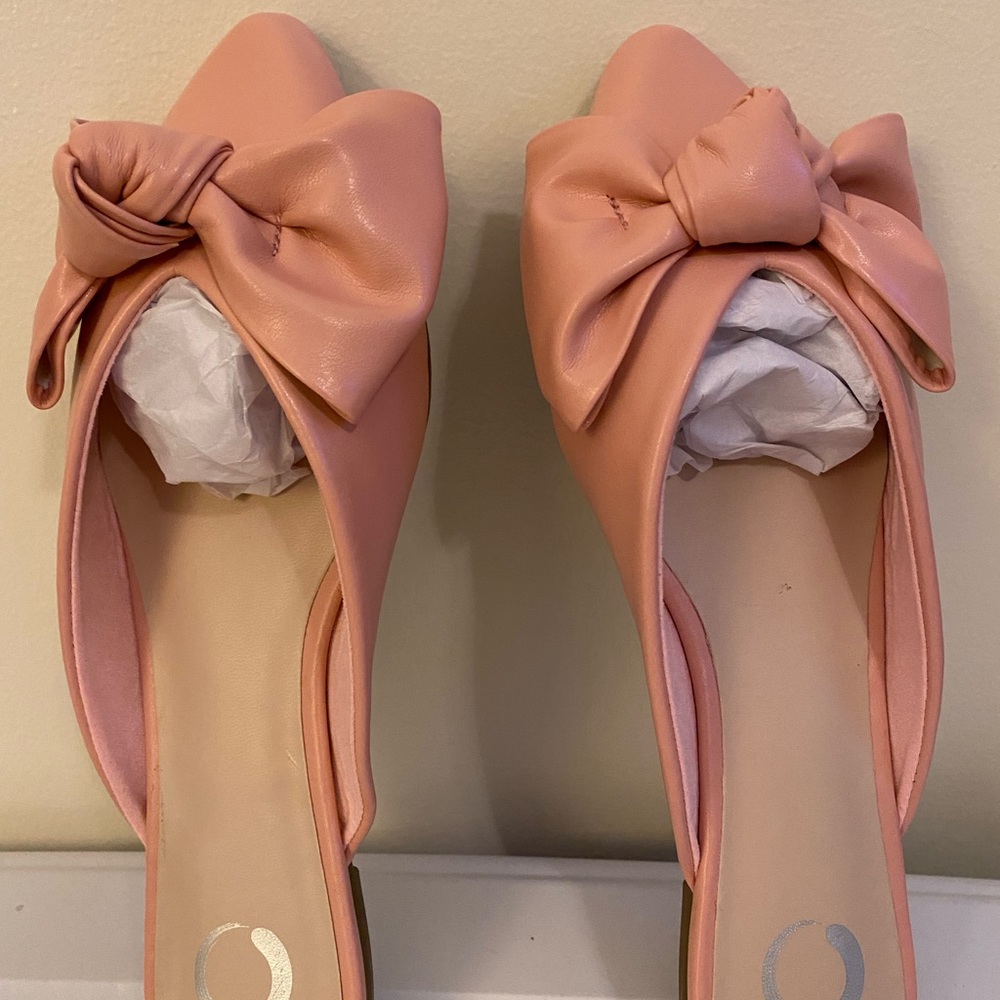 Size 7.5 BRAND NEW IN BOX pink mules